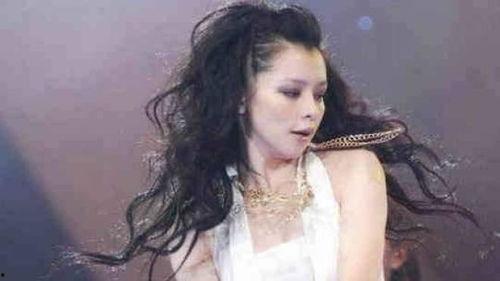 明星掉衣,明星意外掉衣瞬间，笑料百出！